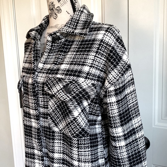 Longer Heavy Plaid Shacket - Picture 4 of 10